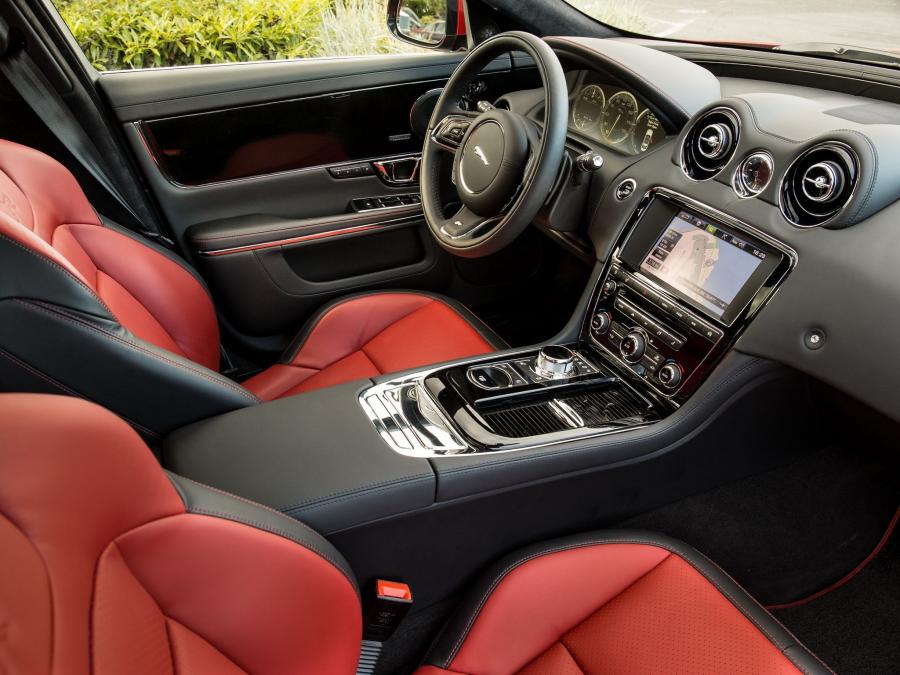 Jaguar XJR 2013 года  (US) (фото 15 из 16)